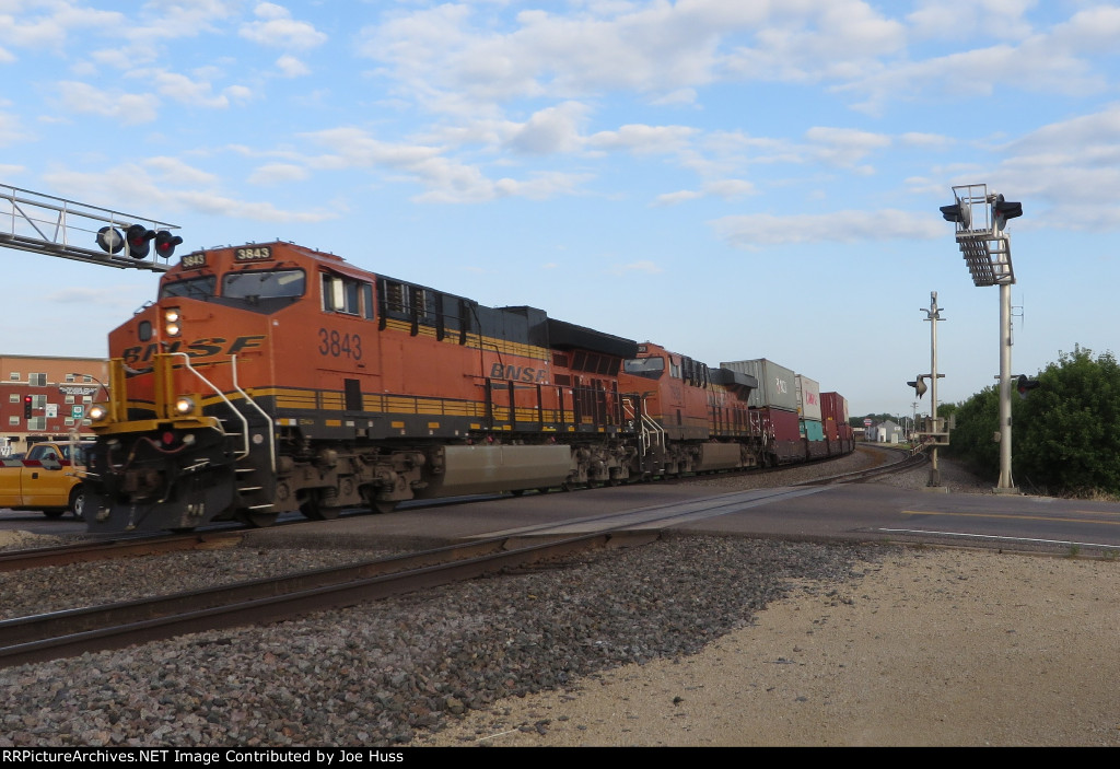 BNSF 3843 East